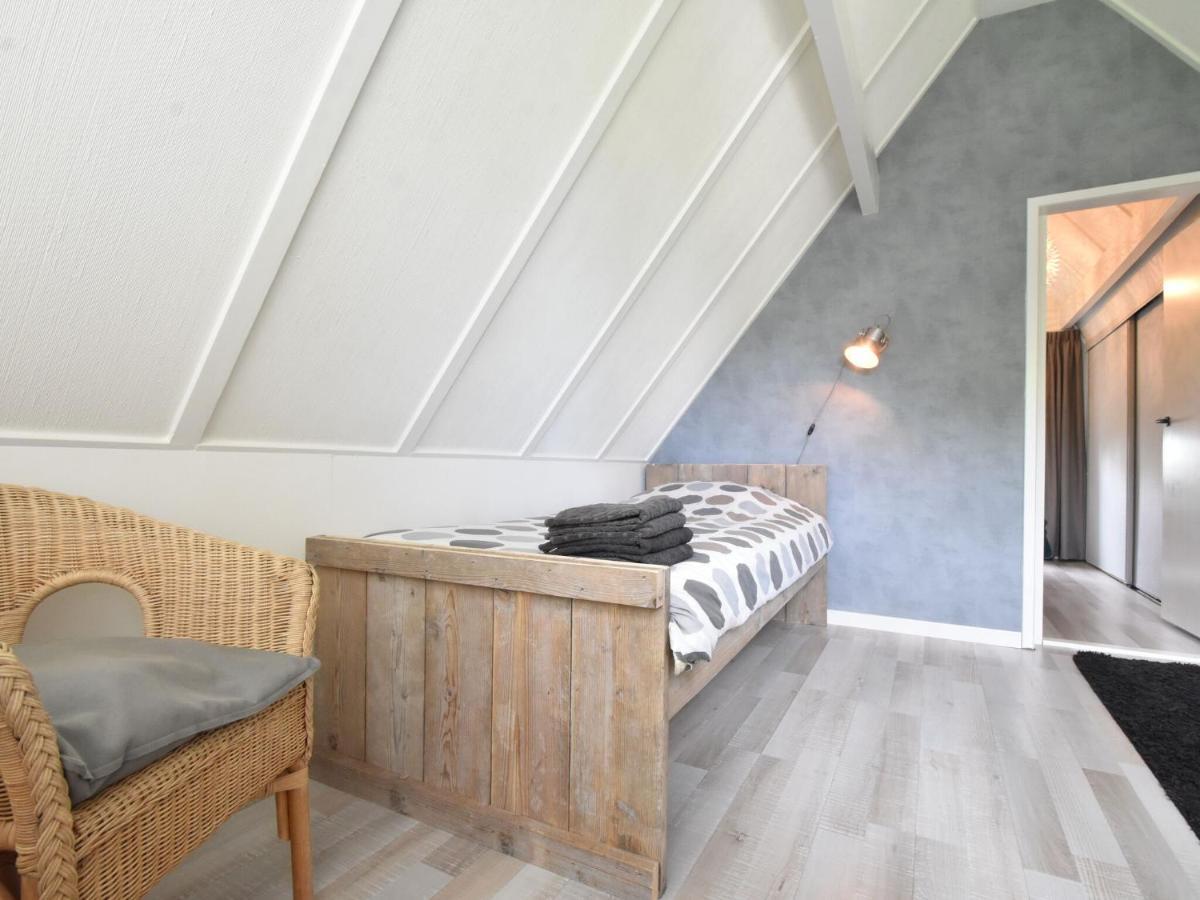 Balmy Holiday Home In Tuitjenhorn With Fenced Garden Eksteriør bilde