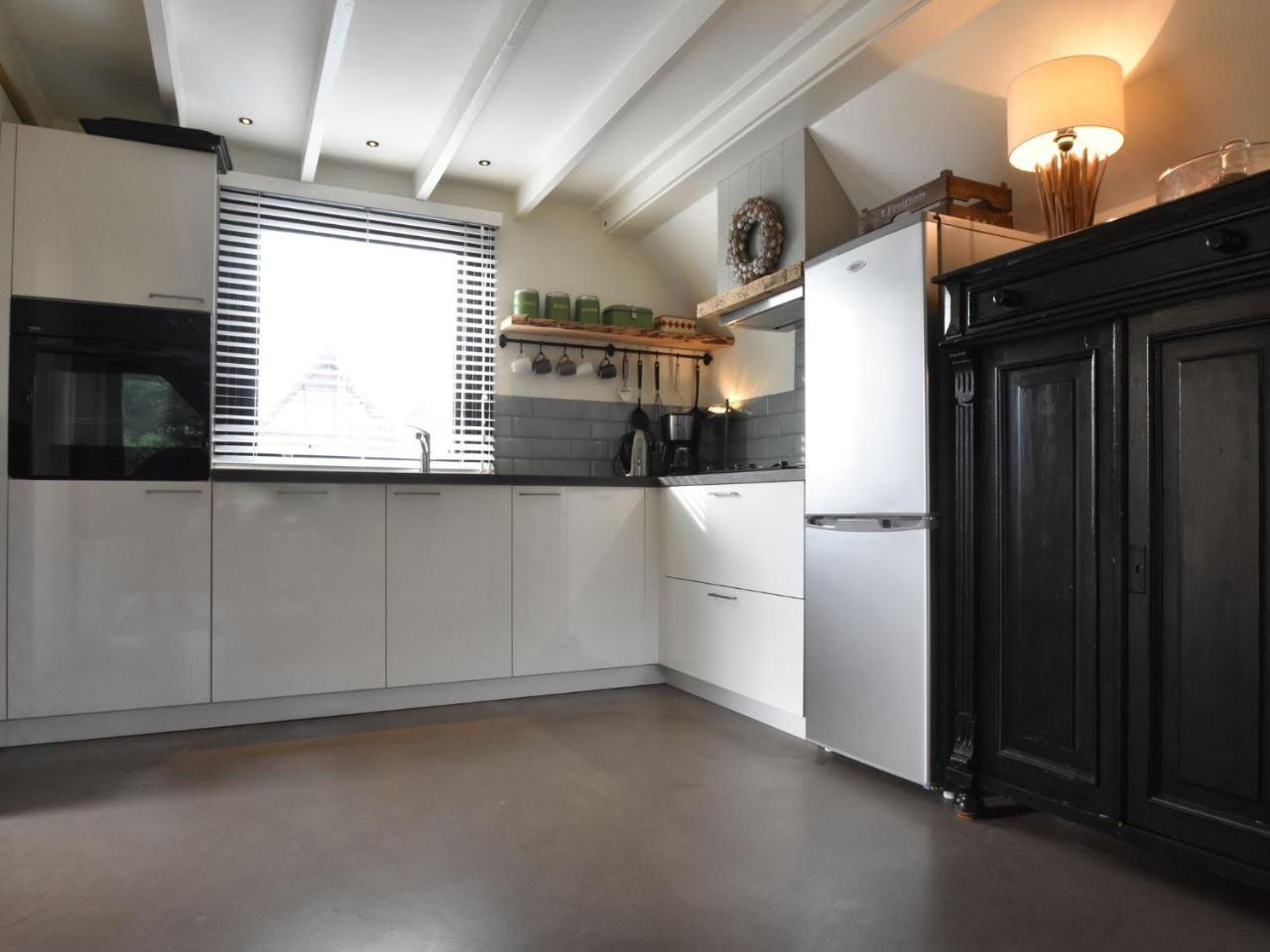 Balmy Holiday Home In Tuitjenhorn With Fenced Garden Eksteriør bilde
