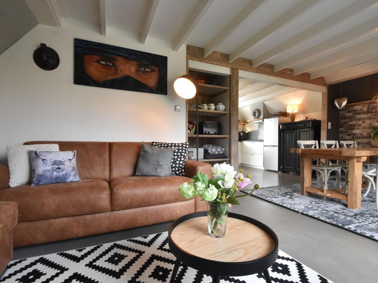 Balmy Holiday Home In Tuitjenhorn With Fenced Garden Eksteriør bilde